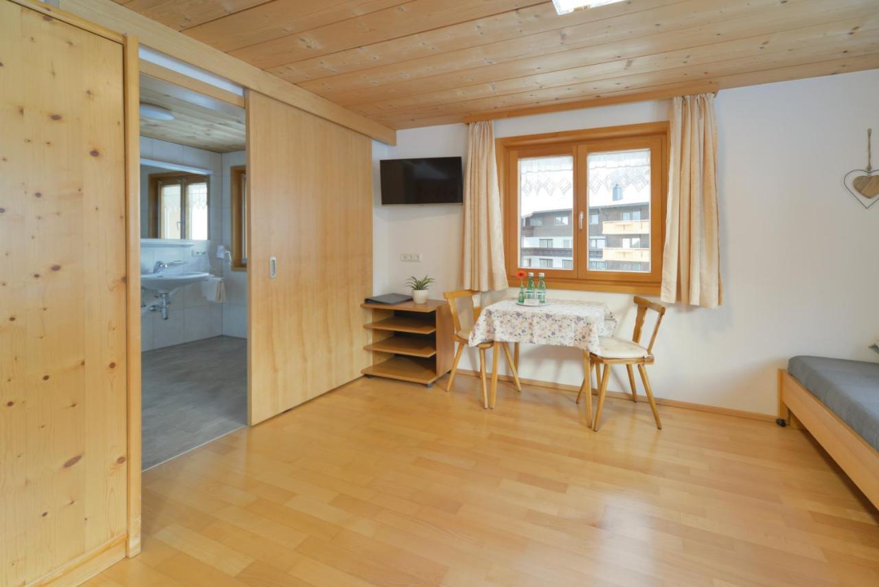 Pension Haus Romy Schoppernau Exteriör bild